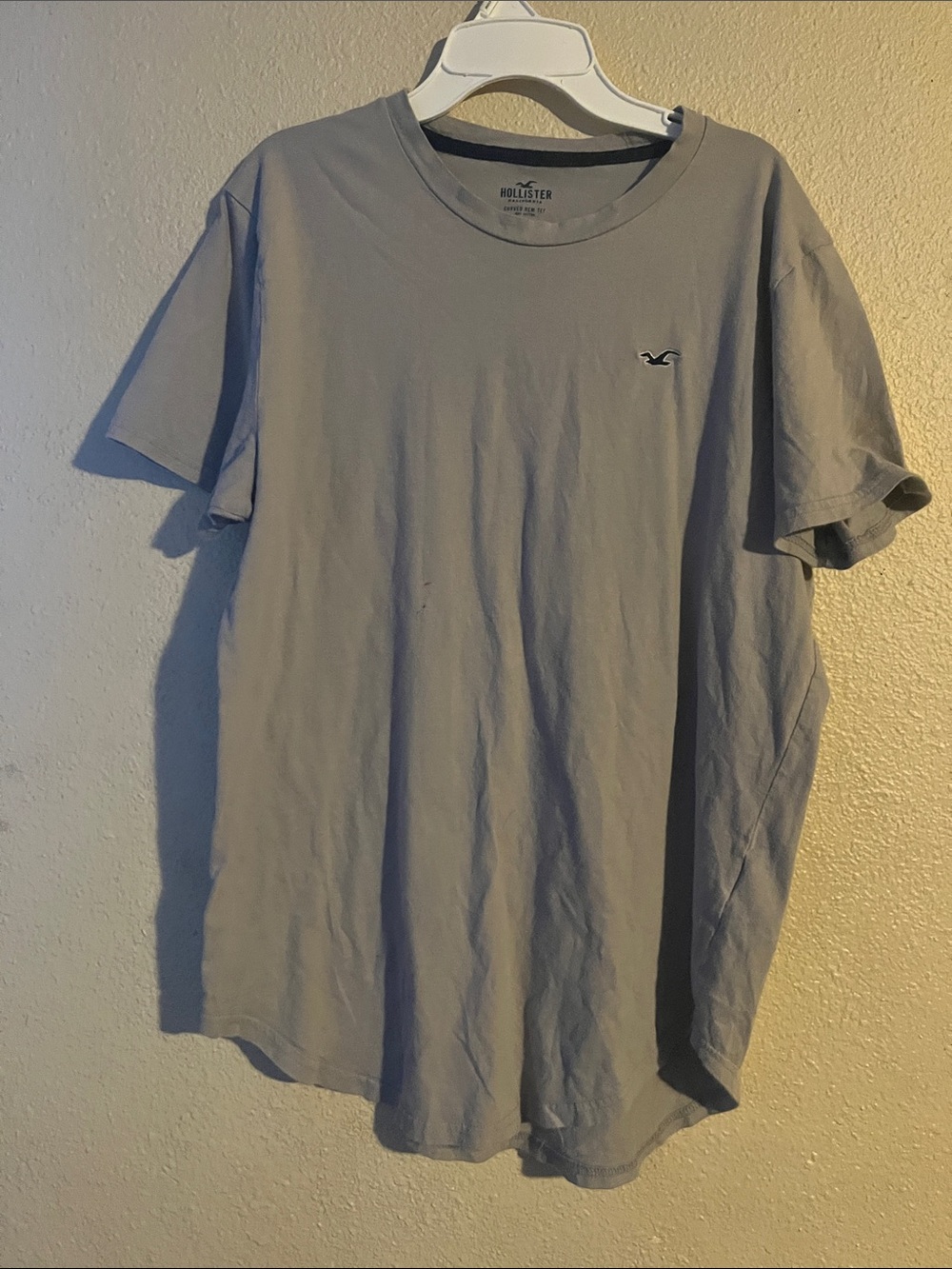 Men’s Hollister Light Gray Short Sleeve Tee M